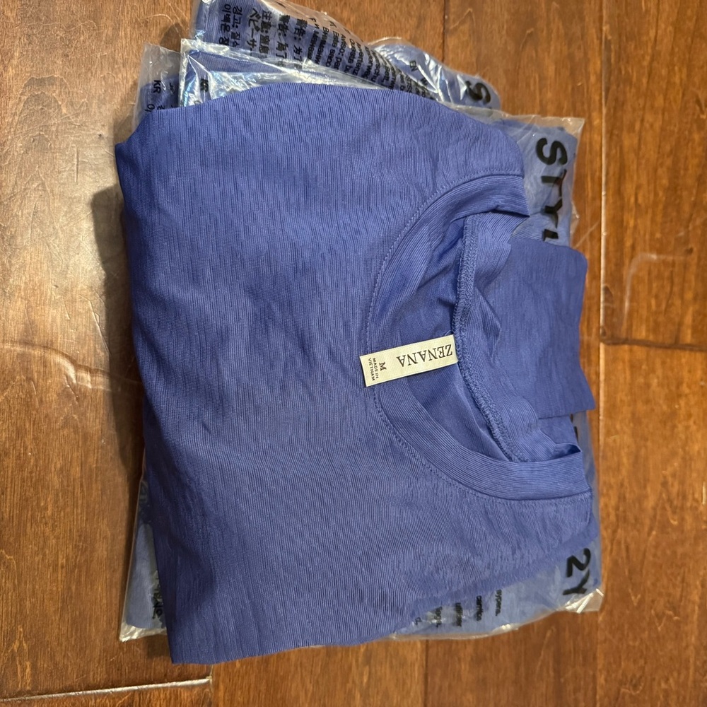 Zenana Long Sleeve Top - Blue cropped - Picture 4 of 4